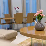 FamousAli10 Luxury Apartments