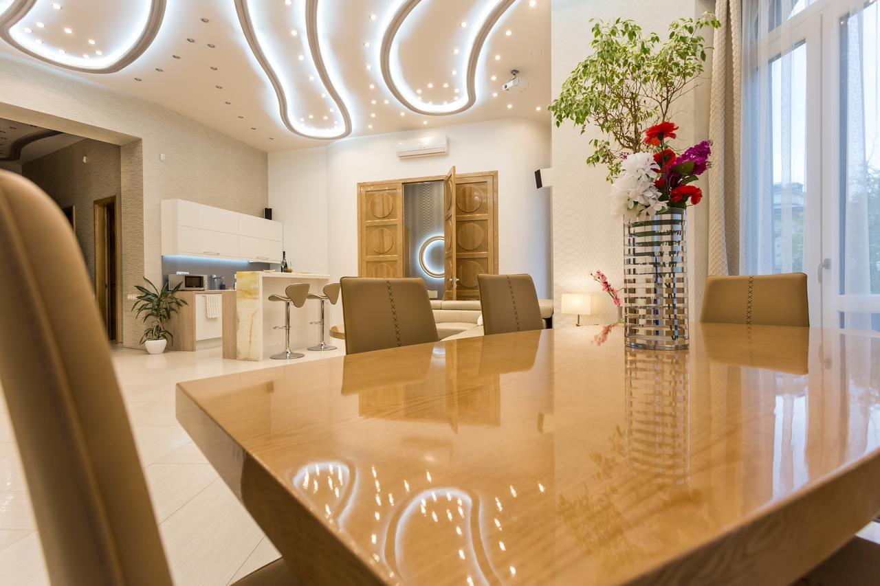 Famousali10 Luxury * Budapest