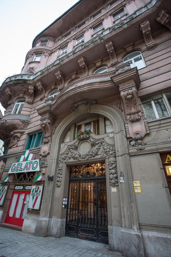 Famousali10 Luxury Budapest